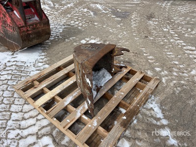 AMI 16 in Digging Excavator Bucket