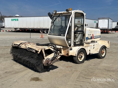 2011 Roadtec FB-85 Self-Propelled Broom