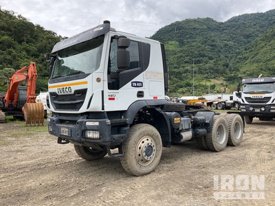 2016 Iveco AT720T42WTH 6x6 T/A Cabover w/ Sleeper