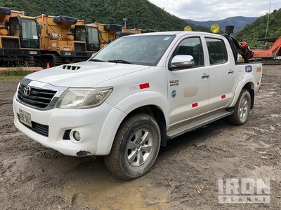 2015 Toyota Hilux 4x4 Crew Cab 4x4 Pickup