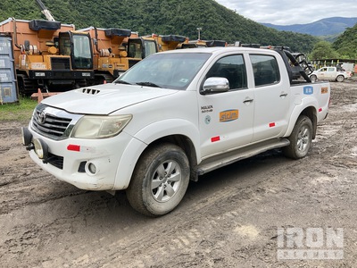 2015 Toyota Hilux 4x4 Crew Cab Pickup