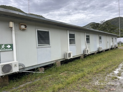 Quantity of 45 Ft x 78 Ft Mobilne biuro