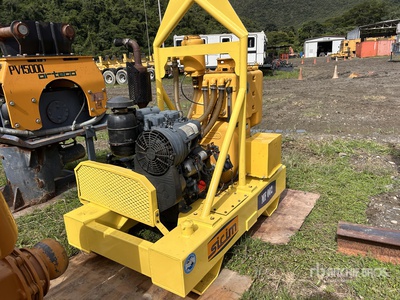 Quantity of (2) Pompe à eau