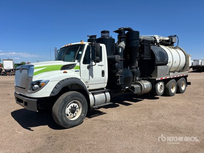 Vactor on 2012 Freightliner 8x4 شاحنة شفط و حفر