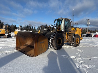 2014 John Deere 744K Wheel Loader