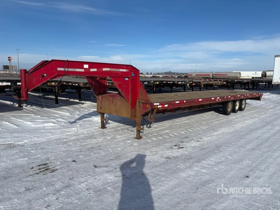 2006 PJ Trailers 34 ft Tri/A Gooseneck Flatbed Trailer