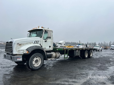 2006 Mack CT713 6x4 平台トラック