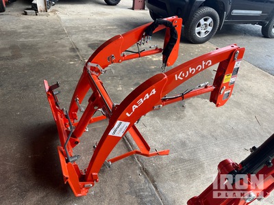 Kubota LA344S Front Loader Attachment (Inoperable)