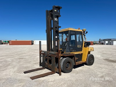 2013 Cat DP70E1 13900 lb Pneumatic Tire Forklift