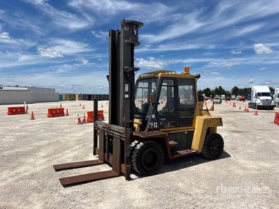 2007 Cat DP70K Pneumatic Tire Forklift