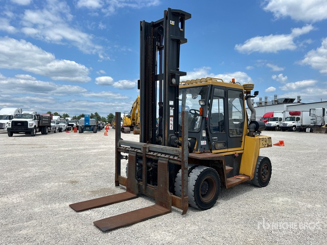 2013 Cat DP70E1 14500 lb Pneumatic Tire Forklift