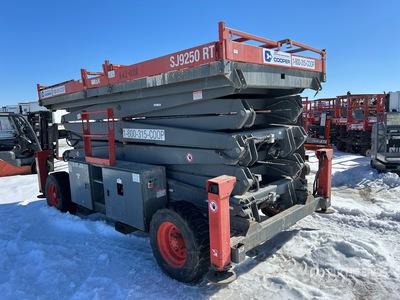 2018 Skyjack SJ9250 RT 4x4 Dual Fuel Scissor Lift