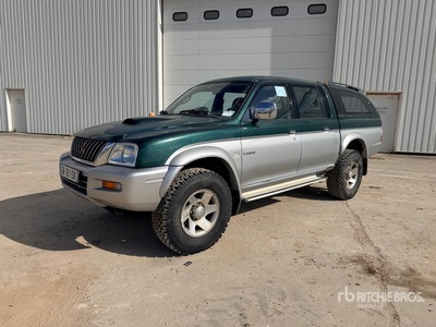 2003 Mitsubishi L200 4x4 Crew Cab Pickup