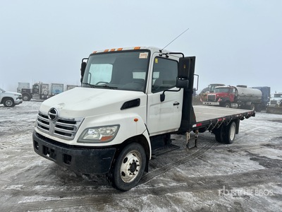 2008 Hino 185 4x2 Camion à Plateau