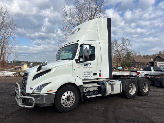 2020 Volvo VNL 6x4 T/A Day Cab Truck Tractor