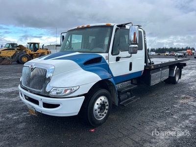 2011 International 4400 4x2 Extended Cab Rollback Truck