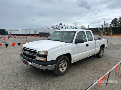 2004 Chevrolet Silverado 1500 4x2 Extended Cab Pickup