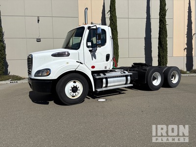2013 Freightliner M2112 6x4 トラックトラクター（T/A）