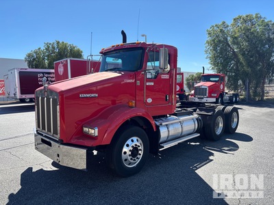 2013 Kenworth T800 6x4 Ciągnik siodłowy T/A z kabiną dzienną