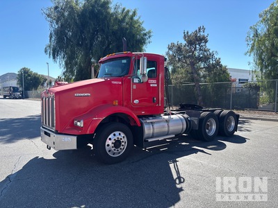 2011 Kenworth T800 6x4 Ciągnik siodłowy T/A z kabiną dzienną
