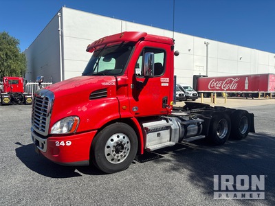 2011 Freightliner CASCADIA 6x4 Ciągnik siodłowy T/A z kabiną dzienną