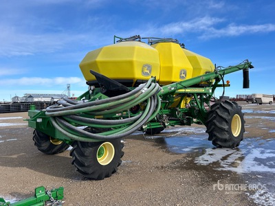 2004 John Deere 1910 340 bu Tow-Behind Air Cart
