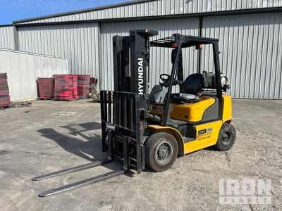 Hyundai 25L-7A 5000 lb Forklift