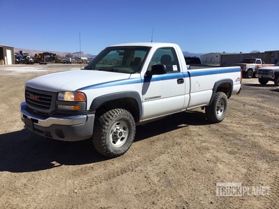 2003 GMC 2500 HD 4x4 Pick-up
