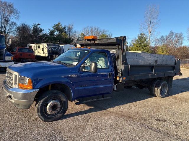 2001 Ford F-550 XL 4x2 Dump Truck