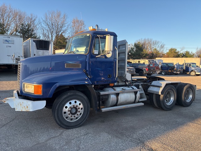 2000 Mack CH 6x4 T/A Day Cab Truck Tractor