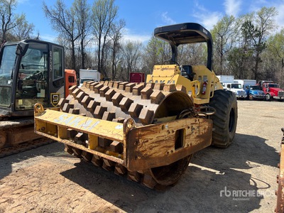 2006 Sakai SV505 Padfoot Drum Compactor (Inoperable)