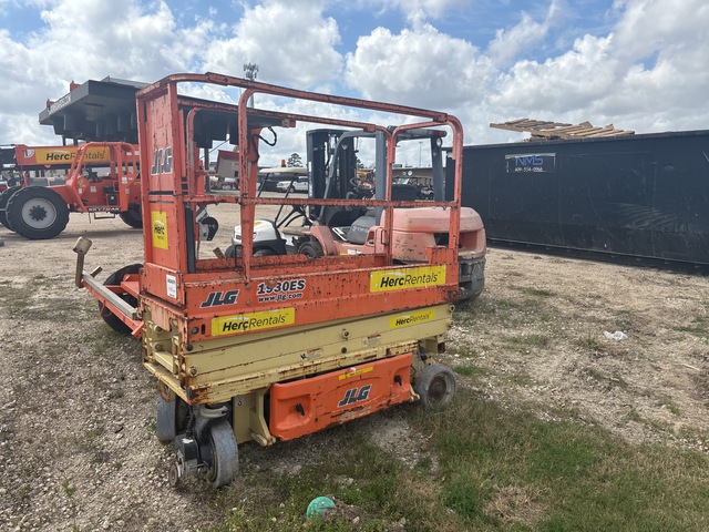 2017 JLG 1930ES Electric Scissor Lift (Inoperable)
