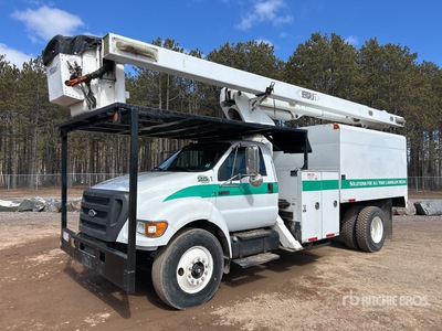 2006 Versalift V0260 40 ft on 2008 Ford F-750 XL 4x2 Forestry Chipper Body Bucket Truck
