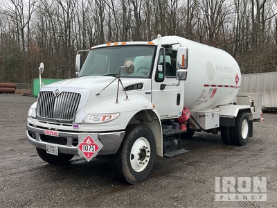 2009 International 4400 3200 L 4x2 Cysterna samochodowa
