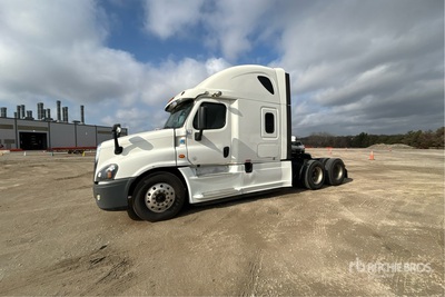 2019 Freightliner Cascadia 125 6x4 T/A Sleeper Truck Tractor
