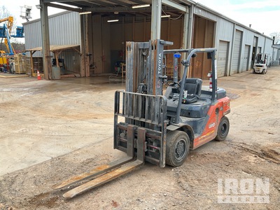 2021 Toyota 8FD35U 7050 lb Pneumatic Tire Forklift