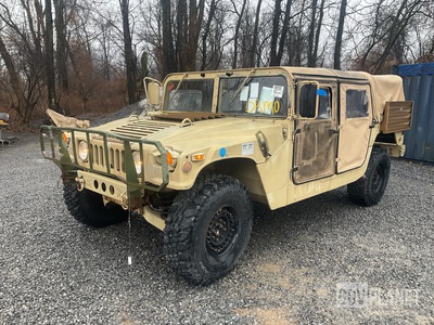 2005 AM General M1097R1 HMMWV 4 Door Soft Top w/Truck Body