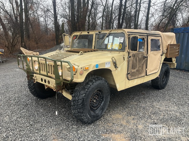 2005 AM General M1097R1 HMMWV 4 Door Soft Top w/Truck Body