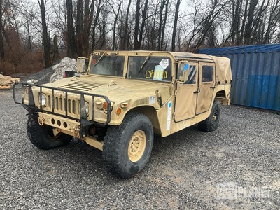 2005 AM General M1097R1 HMMWV 4 Door Soft Top w/Truck Body