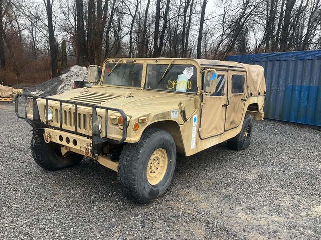 2005 AM General M1097R1 HMMWV 4 Door Soft Top w/Truck Body