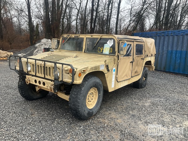 2005 AM General M1097R1 HMMWV 4 Door Soft Top w/Truck Body