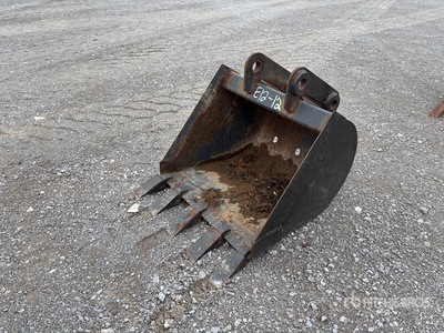 24 in Digging Excavator Bucket