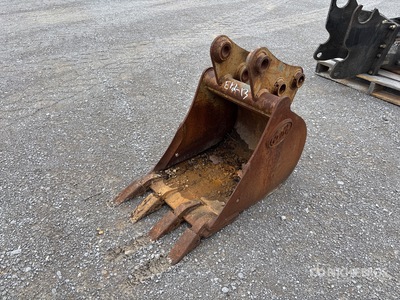 18 in Digging Excavator Bucket