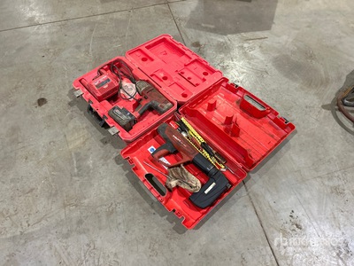 Quantity of (2) Handheld Tools ハンドツール