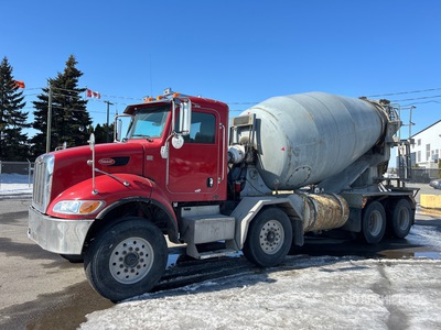 2011 Peterbilt 348 8x4 Twin-Steer Mixer vrachtwagen