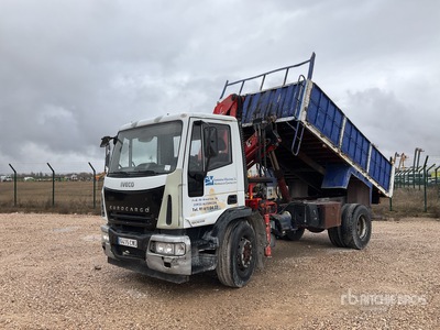 2004 Iveco ML180E28K 4x2 شاحنة مسطحة مع رافعة