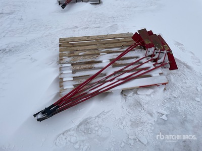 Quantity of (6) Grain Box Cleaning Safety Hoes 農業関連 - その他