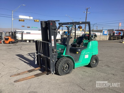 Mitsubishi FG40N1 8000 lb Pneumatic Tire Forklift