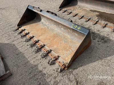 Cat 80 in 0.62 cyd Skid Steer Bucket