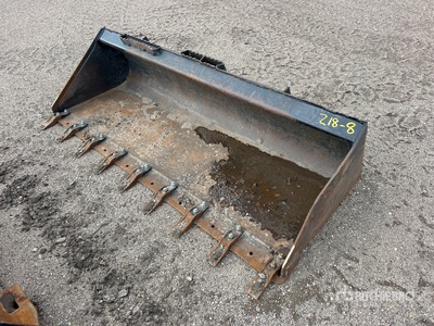 Cat 80 in 0.62 cyd Skid Steer Bucket